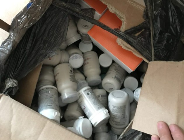 На «Устилузі» у рейсовому автобусі виявили партію косметики на понад 200 тисяч. ФОТО