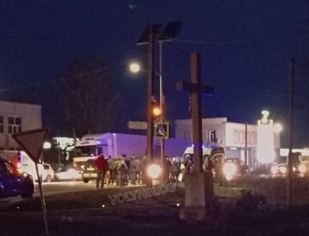 Автомобіль збив 17-річну дівчину: деталі ДТП у селі на Волині