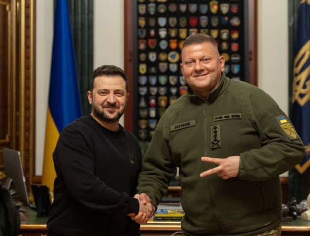 Залужний пішов у відставку: Головнокомандувач ЗСУ та Зеленський зробили заяви