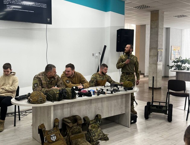 Представники полку «Да Вінчі» зустрілися з луцькими студентами