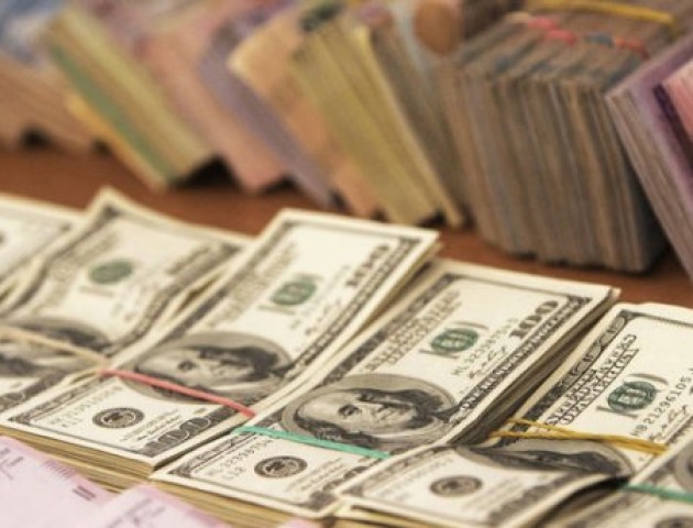 Курс валют на 19 жовтня: долар і євро знову дорожчають