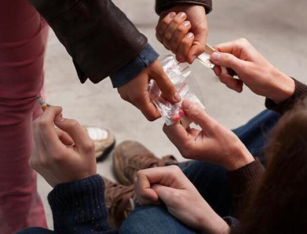 Продав порошок під виглядом наркотиків: волинянина судитимуть за шахрайство і наркозлочини
