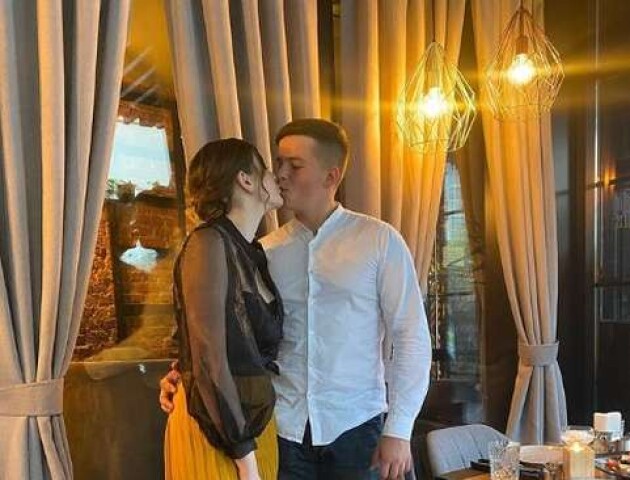 «Готувалися до весілля, але почалася війна»: лучанка рік чекає нареченого, полоненого з «Азовсталі»