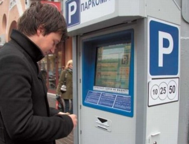 В Україні можуть заборонити облаштування автостоянок на тротуарах