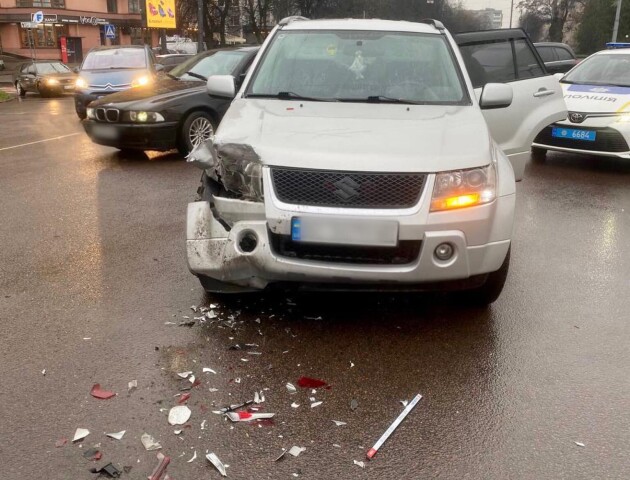 Водій не дотримався безпечної дистанції: ДТП у Луцьку