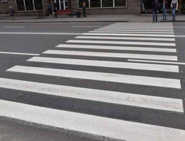 Стало відомо, коли в Луцьку нанесуть нову розмітку на дорогу