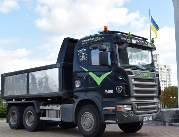 Вантажівки, дрон та водоочисні станції: з Волині на фронт передали чергову партію допомоги. ФОТО