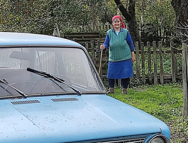 Волинянка віддала армії автівку покійного чоловіка