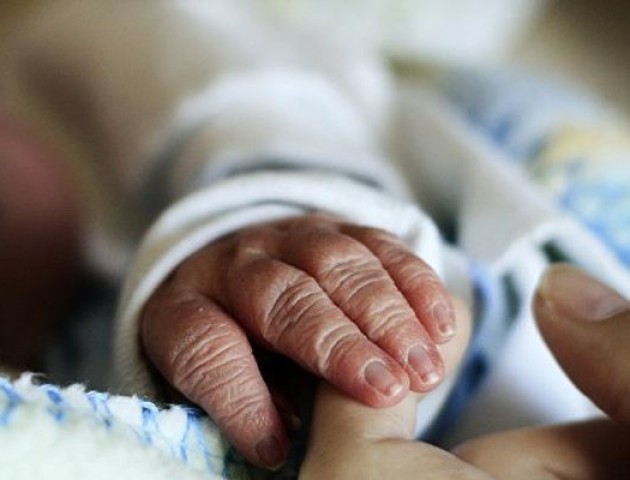 Відомо, коли луцькі породіллі отримуватимуть «пакети малюка»