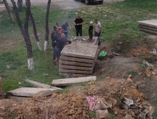 «Неможливо відкрити вікно», - лучанка скаржиться на пиятику та крики біля «Північного» ринку