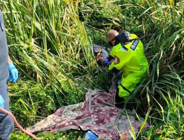 На Волині рятувальники витягли з річки тіло чоловіка