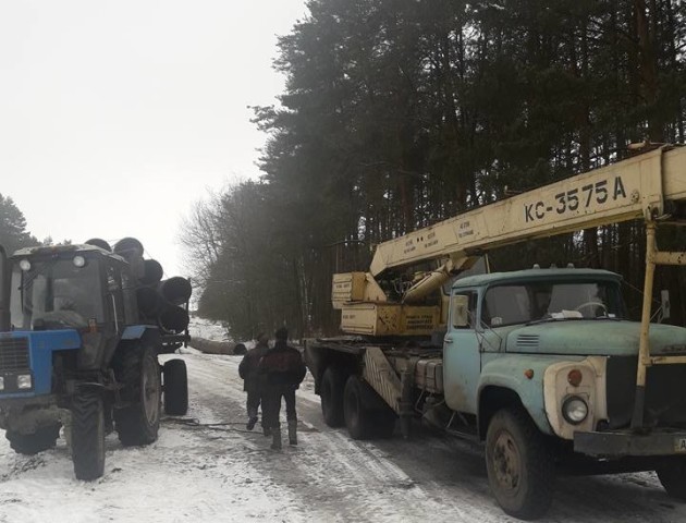 На Волині поліція припинила спробу вивезення труб з об’єкта державного значення