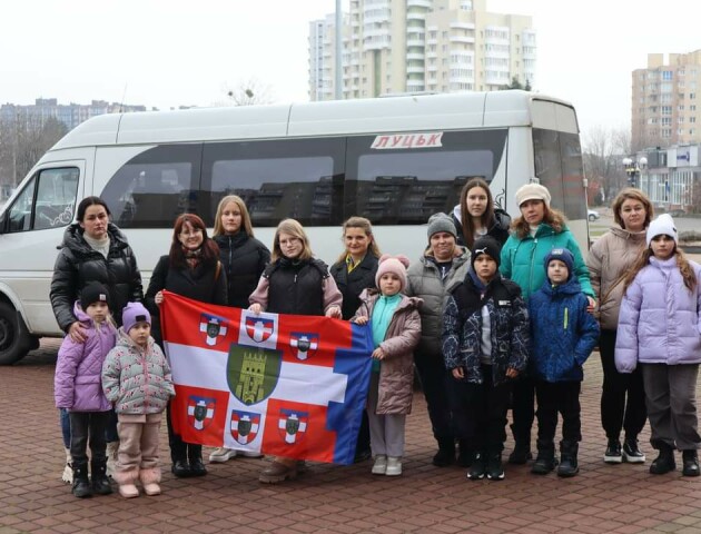 Діти та дружини загиблих волинських бійців вирушили на Закарпаття для емоційної реабілітації
