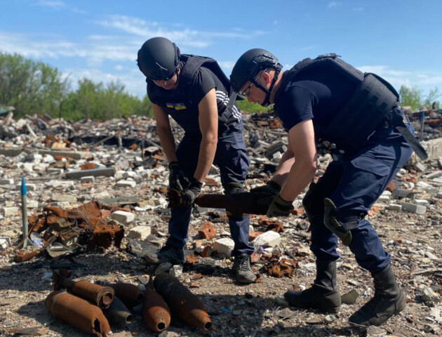 Волинські піротехніки розміновують Донеччину. ФОТО