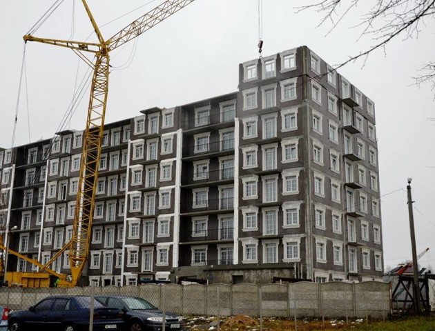У ЖБК «Британія Хол» монтують житлові модулі