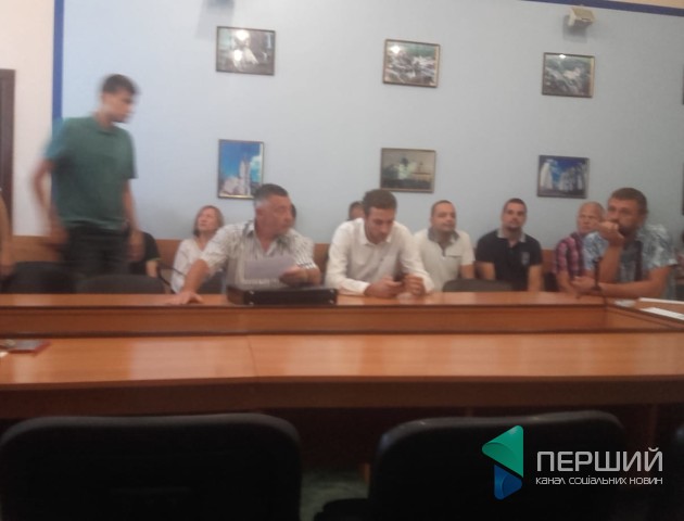 Депутати Луцькради не прийшли на комісію, де мали вирішити проблему з коштами для 27 школи