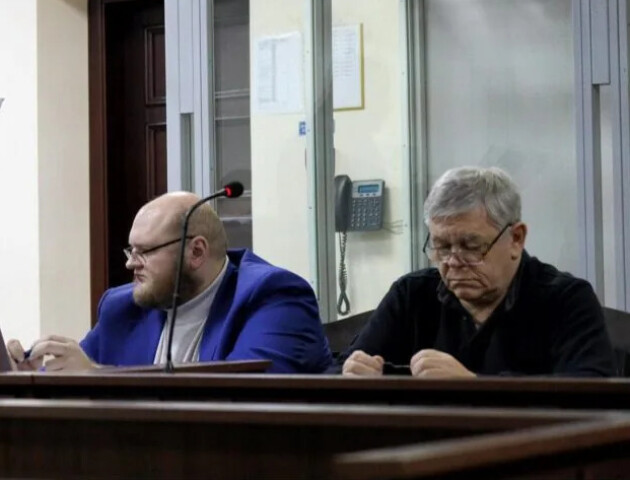 Вітів просив полегшити йому життя. Але суд тільки віддав паспорт