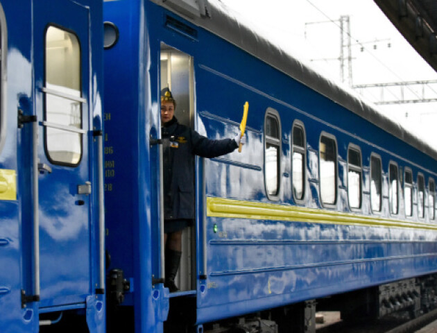 Потяг Львів-Чернівці курсуватиме до Луцька