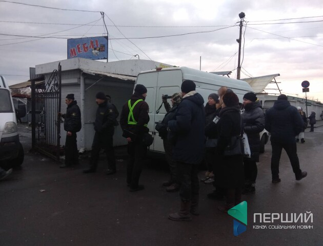 Муніципали штрафують підприємців Центрального ринку за неправильну парковку