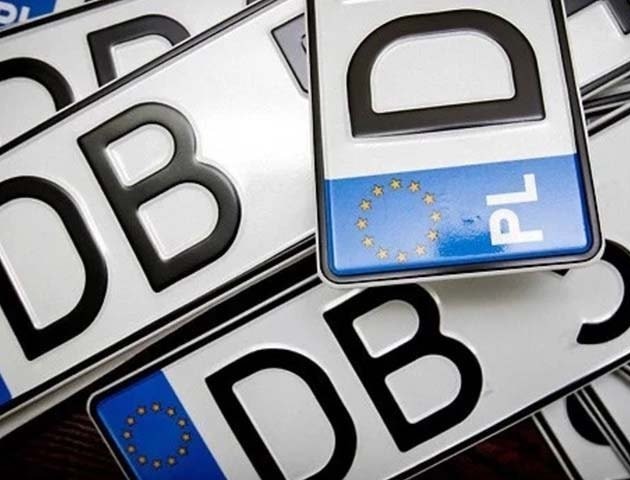 Назвали волинських посадовців і депутатів, які мають авто «на бляхах»