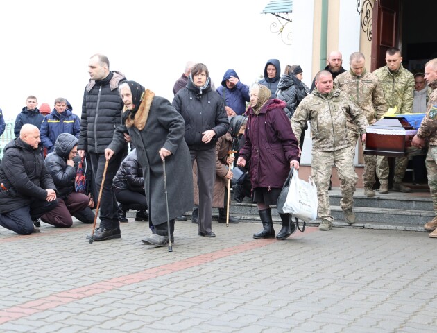 У Луцьку попрощались із загиблим на війні захисником
