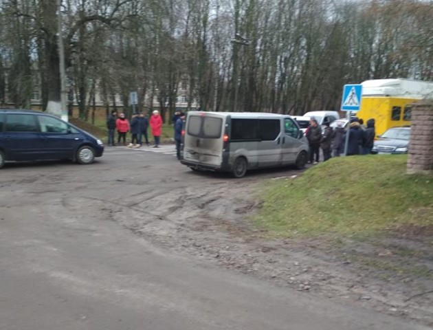 Мітингувальники перекрили дорогу до Устилуга. ВІДЕО. ФОТО