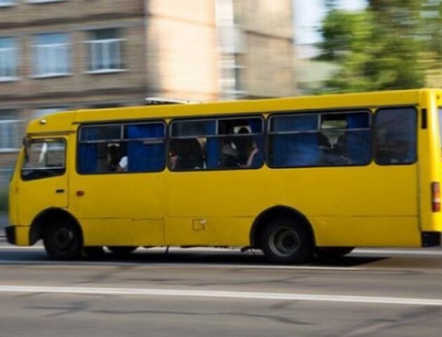 Луцька міськрада розірвала договір через порушення з трьома перевізниками