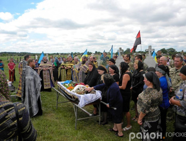 Провели в останню путь полеглого на сході волинянина. ФОТО