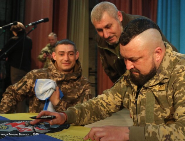 Написали книгу про оборону Макарова. Герої – бійці волинської бригади