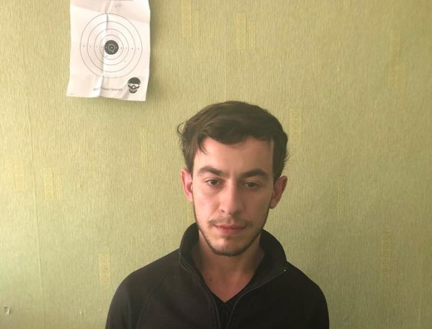 Затримали молодика, який напав на літнього чоловіка у Києві. ФОТО