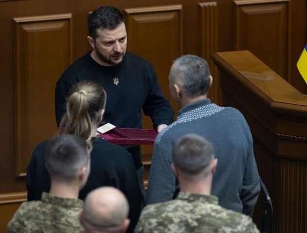 Зеленський вручив орден «Золота Зірка» рідним загиблого Героя з Волині. ФОТО