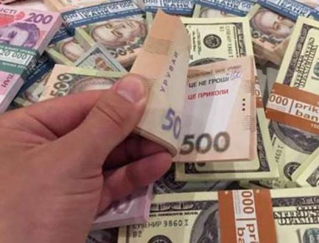 Курс валют на 31 жовтня: долар і євро знову дешевшають
