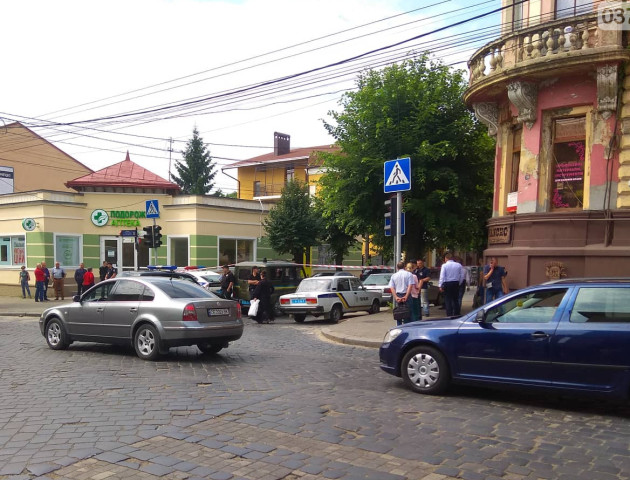 У Чернівцях біля будівлі СБУ прогримів вибух, – ЗМІ. ФОТО