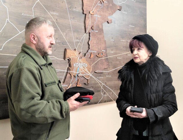 На Волині мамі загиблого бійця «Правого сектору» вручили нагороду її сина. ФОТО