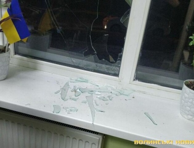 У Луцьку вночі розбили вікна муніципалам
