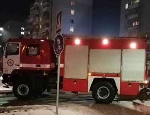 Пожежників до луцької піцерії викликала відвідувачка, щоб не платити за замовлення