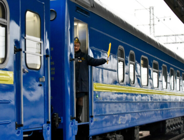 Укрзалізниця вводить нову послугу доставки валіз на вокзалах
