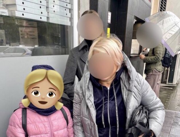 У Луцьку патрульні допомогли знайти школярку, яка загубилася