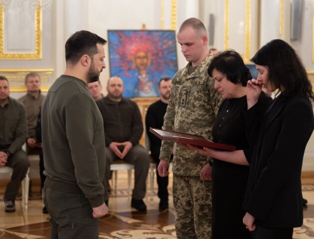 Президент вручив «Золоту зірку» родині загиблого на війні волинянина