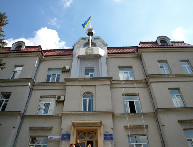 Гучні звільнення, вибори, облаштування зупинок – як відбулася сесія Луцькради