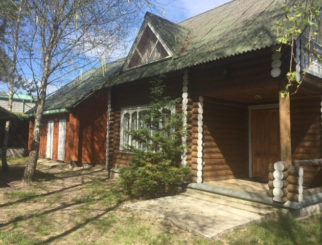 «ВМБ нерухомість» продає два затишних будинки у курортному районі