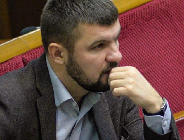 Нардеп з Волині вимагає виділити кошти з держбюджету для виплати надбавок вчителям