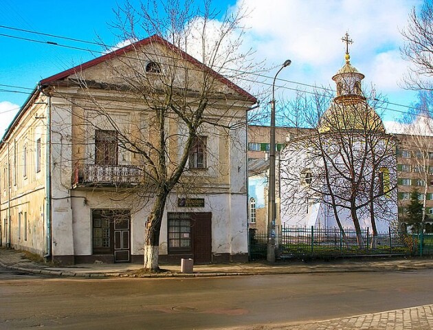 У Луцьку вода і грибок нищать унікальну споруду колишнього монастиря
