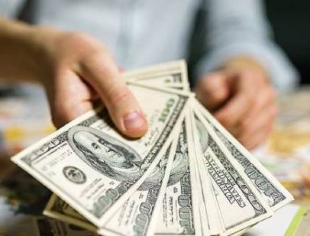 Курс валют на 27 вересня: долар дещо зріс, євро подешевшало