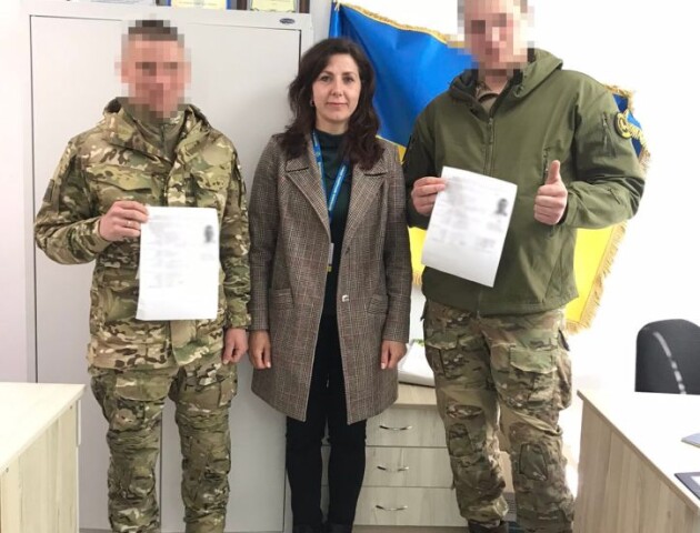 На Волині оформили термінові закордонні паспорти прикордонникам з Луганщини, які їдуть на навчання
