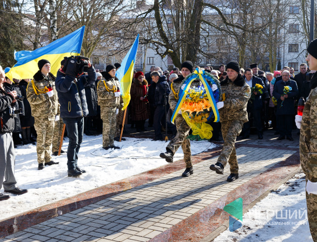 У Луцьку вшанували загиблих на Майдані Героїв. ФОТО