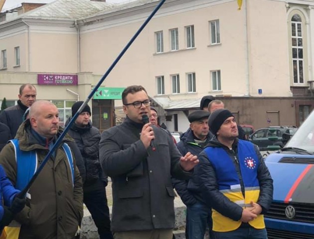 У Луцьку власники «євроблях» провели віче. ФОТО