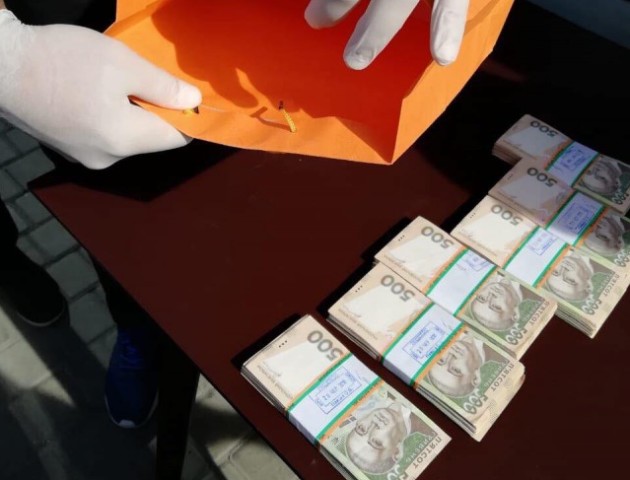 Очільника «Волинського облавтодору» затримали на хабарі