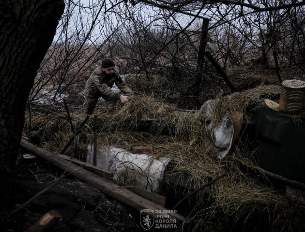 Часів Яр: артилеристи Королівської бригади зустрічають ворога «квітами»