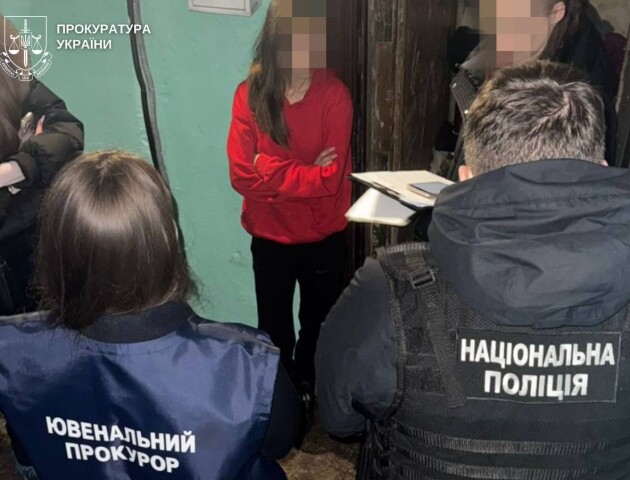 Лучанка змушувала 3-річну доньку зніматися в порно